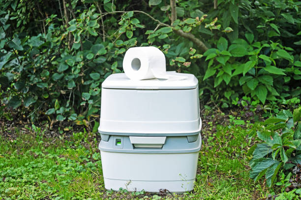 Best Porta potty delivery and setup  in Salem, IL